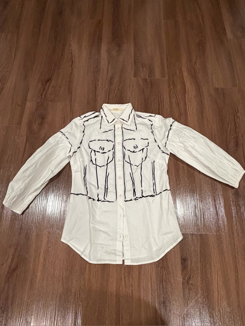 Zapelle White Button-Up Shirt with Black Sketch Detailing